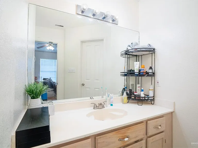 2702 Blue Jay Dr — Photo 12