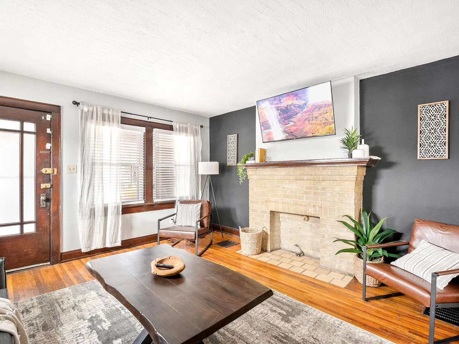 257 Southwood Ave — Photo 1