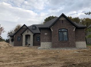 3513 Pointe Shore Dr, Brighton, MI 48114