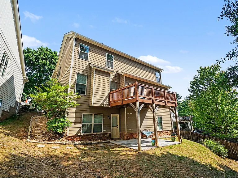 333 Summit Village Dr — Photo 29