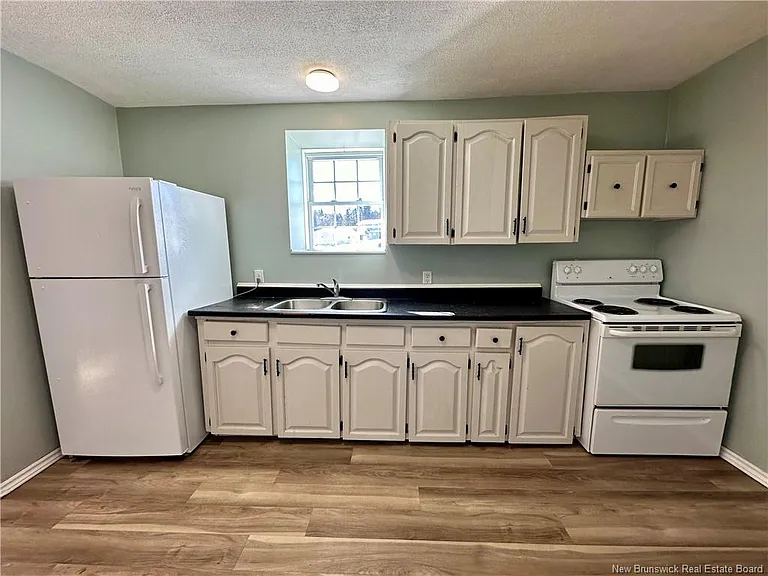 316 Main St — Photo 7