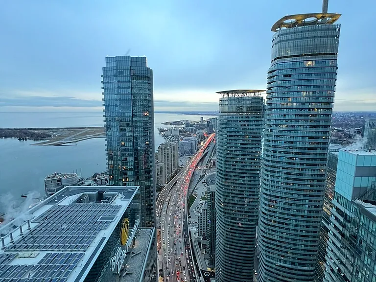 100 Harbour St #6302 — Photo 18
