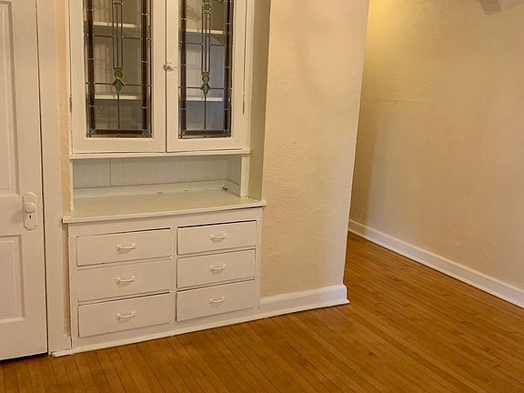4th image of 2312 E Park Pl #8947843