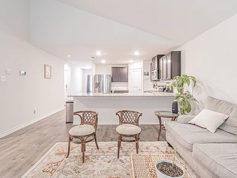 7019 Capella Cir — Photo 10