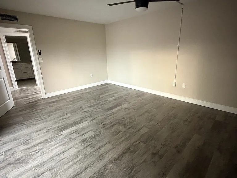 5245 Cedarbend Dr #4 — Photo 6
