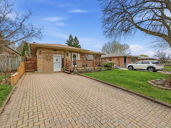 2nd image of 70 Talavera Cres