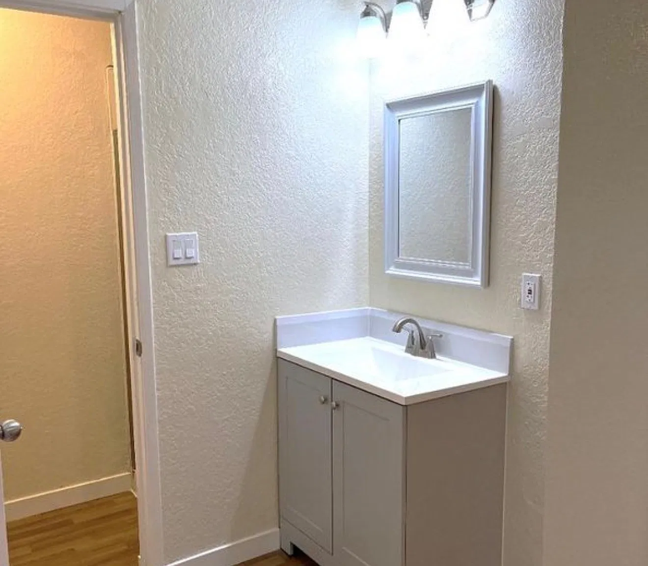 1 bed, 760 sqft, $2,000 — Photo 3