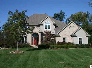 2244 N Burning Tree Cir, Owosso, MI 48867