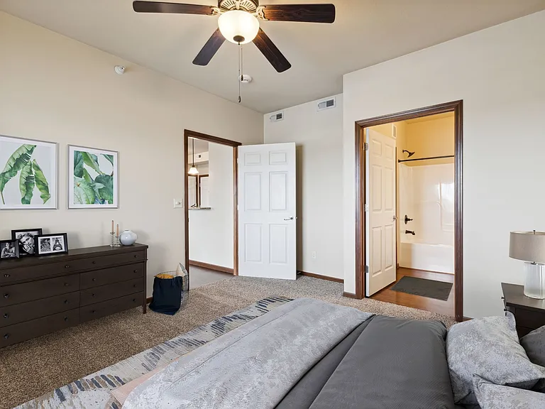 Two Bedroom - 2 Bed / 2 Bath - 987 Sq.Ft.