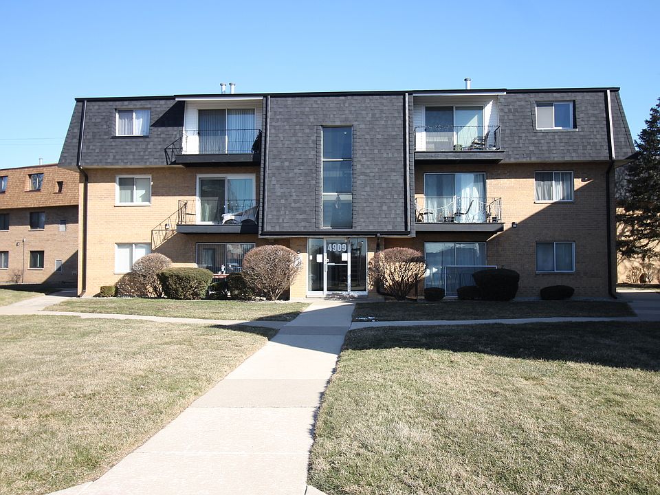 1st image of 4909 W 109th St #13-302