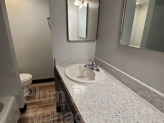 4th image of 1024 Stephens Ave Unit 1-5