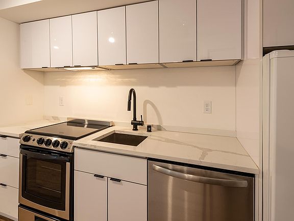 3rd image of 2119 13th Ave S #3