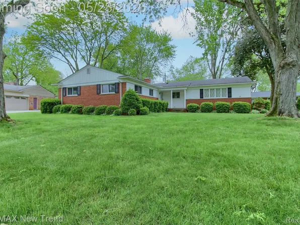 32216 Craftsbury Rd, Farmington Hills, MI 48334