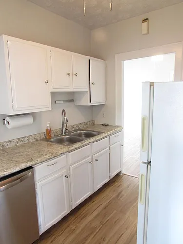 13603 Madison Ave Photo 1
