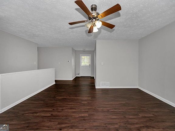 5th image of 1865 Oak Ridge Way
