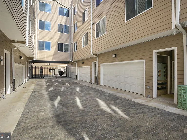 800 Callowhill St #10-3 — Photo 24