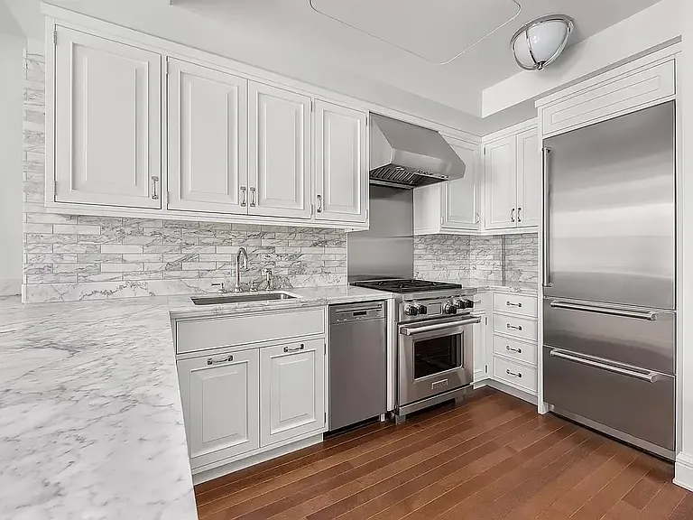160 W 12th St #55 — Photo 4
