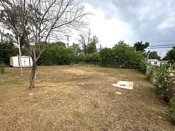 3rd image of 246 Shelburn Dr