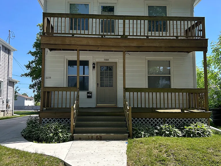 1241 Bluff Ave — Photo 1