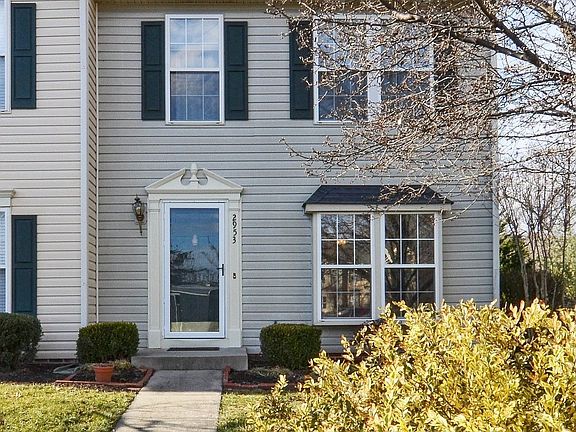 3rd image of 2953 Queensland Dr