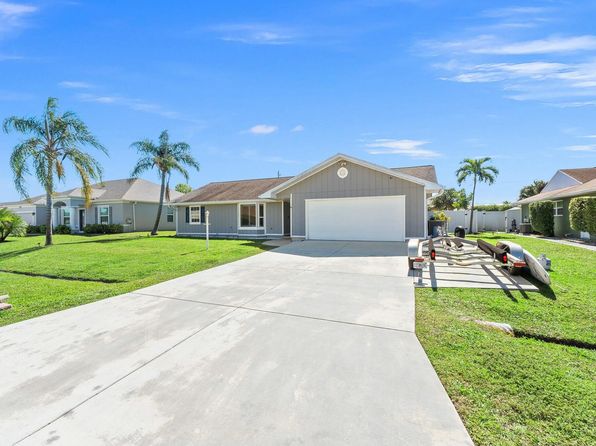 1462 SE Merion Court, Port Saint Lucie, FL 34952