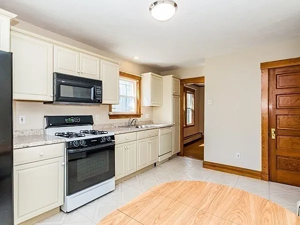 153-155 Alder St #1 — Photo 3