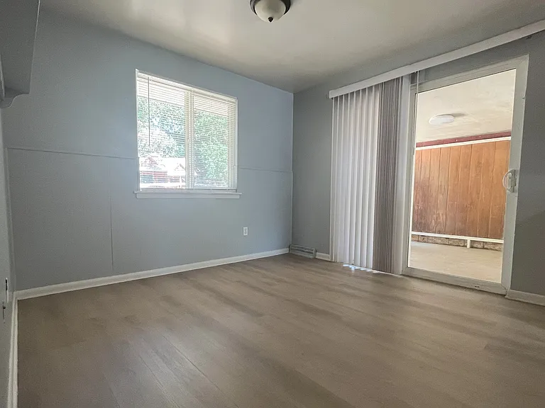 3220 Dudley St — Photo 6
