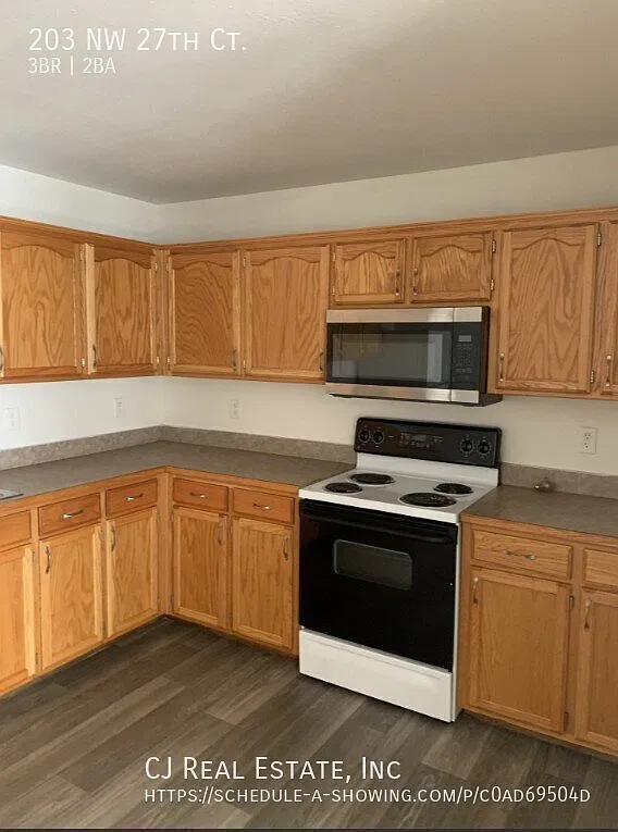 3 bed, 1752 sqft, $1,825 — Photo 2