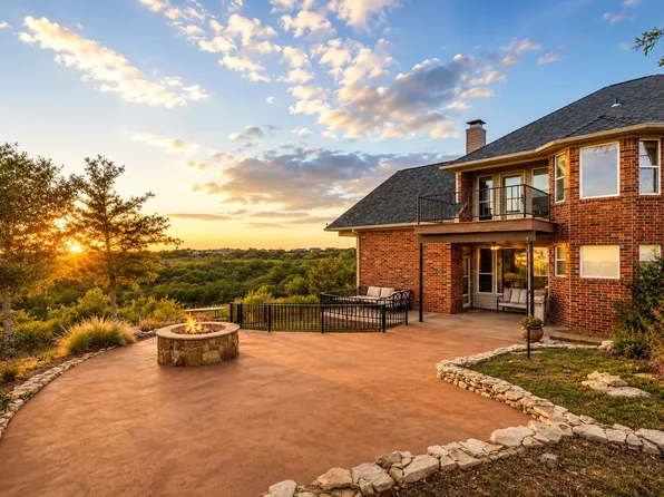 350 Castle Harbour Dr, Graford, TX 76449