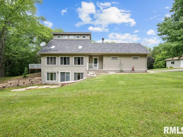 10406 96th Street Ct W, Taylor Ridge, IL 61284