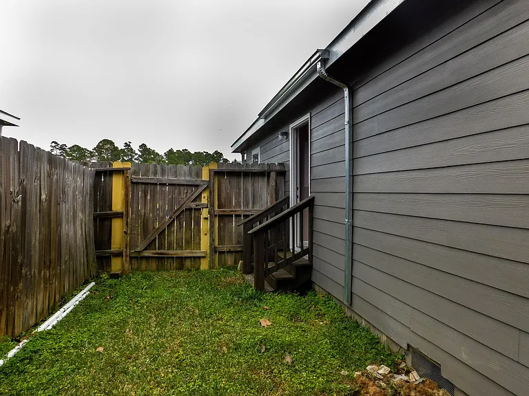 150 Varsity Dr — Photo 30