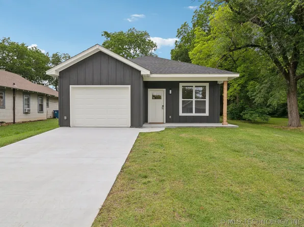 736 E 2nd St, Cushing, OK 74023