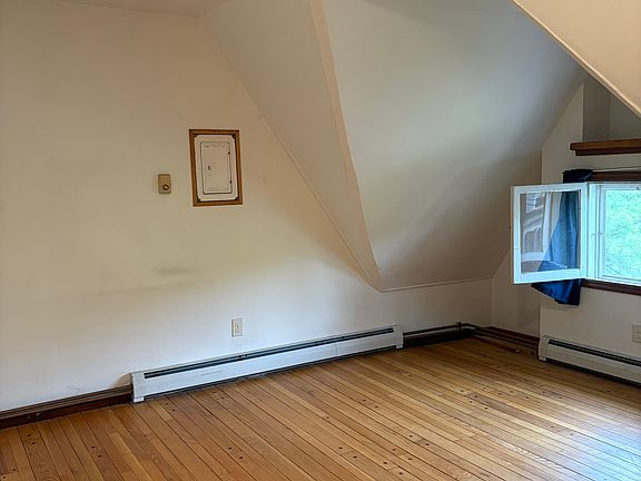 4th image of 8 Maple Ave #5