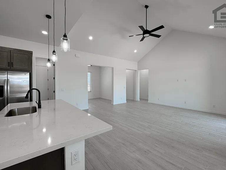 18108 W Morning Vista Ln — Photo 10