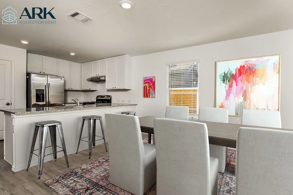 3 bed, 2.0 bath, 1360 sqft, $1,299 — Photo 3