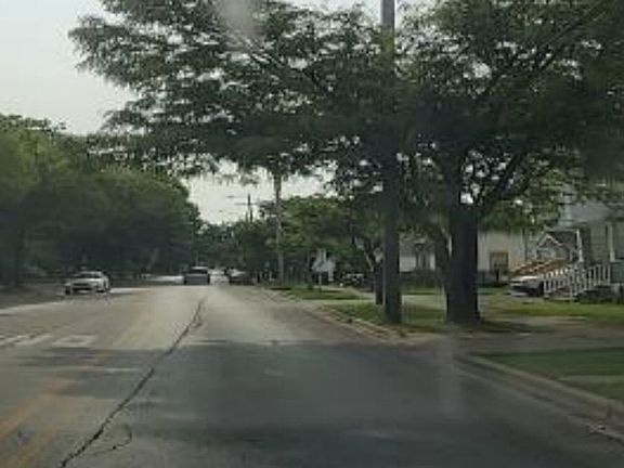 Exterior Neighborhood (street photo)