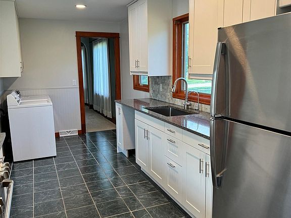 4th image of 610 Park Ave