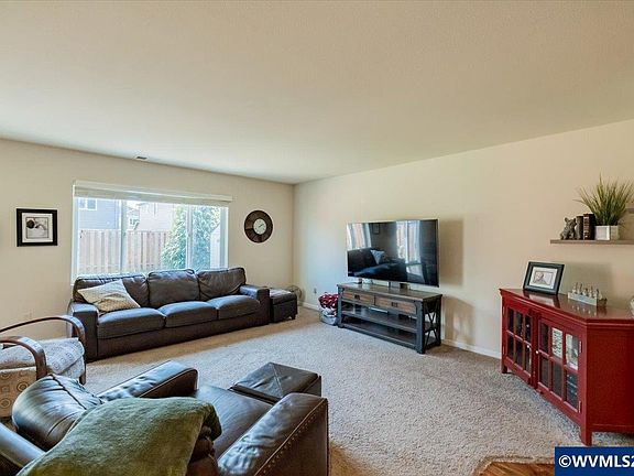 4th image of 2952 Persimmon Way NW