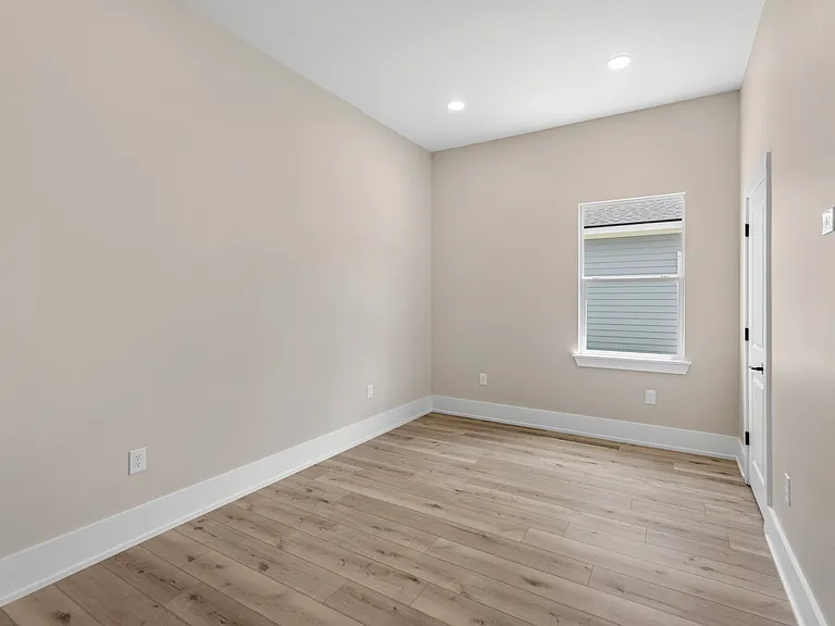 409 E 1st Ave #B — Photo 7
