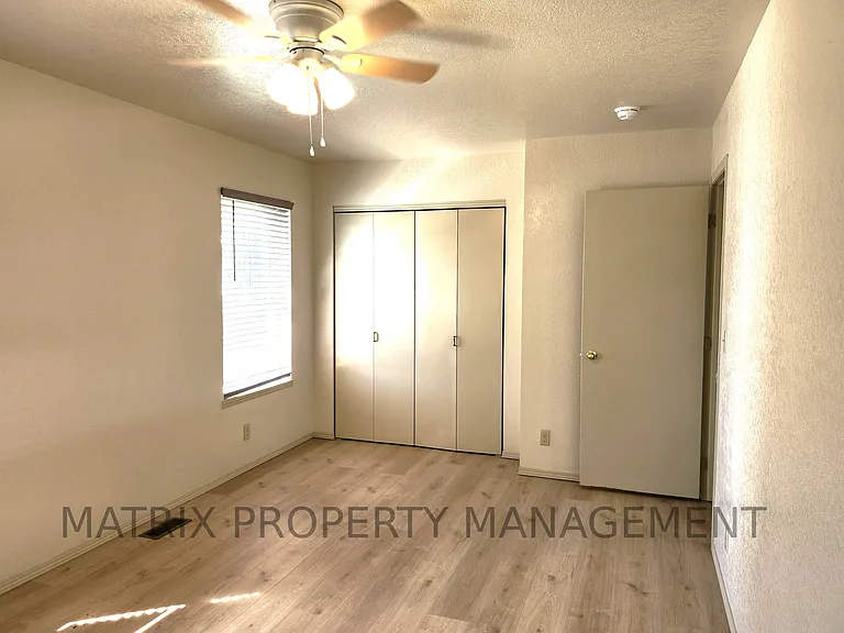 15170 N Stevens St #B — Photo 11
