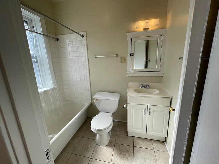 1139 Louisville Ave — Photo 7