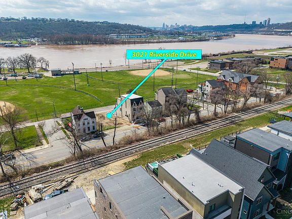 3rd image of 3021 Riverside Dr