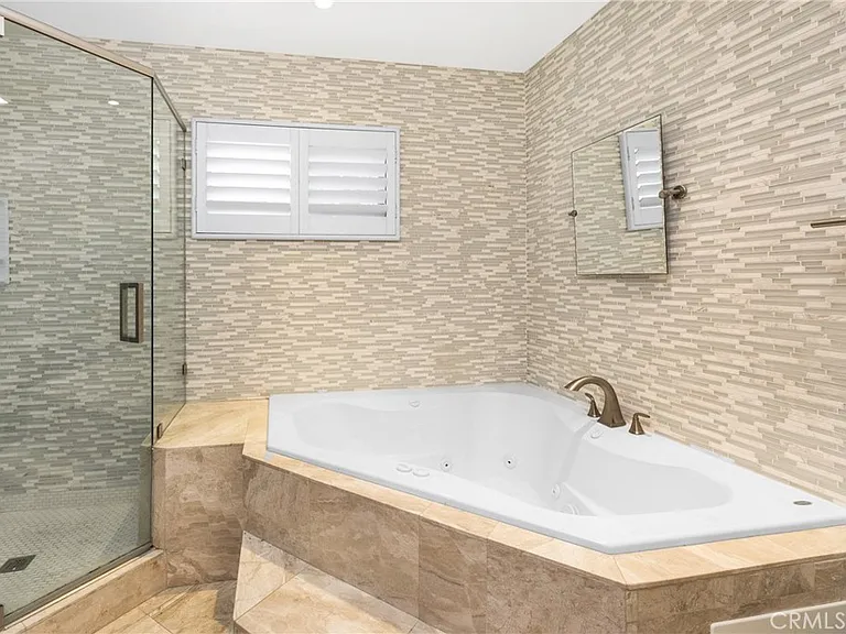 401 Holmwood Dr — Photo 12