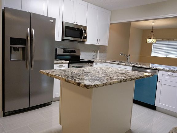 Kitchen (all new appliances)