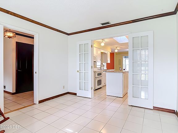 5th image of 1404 Oak Forest Dr