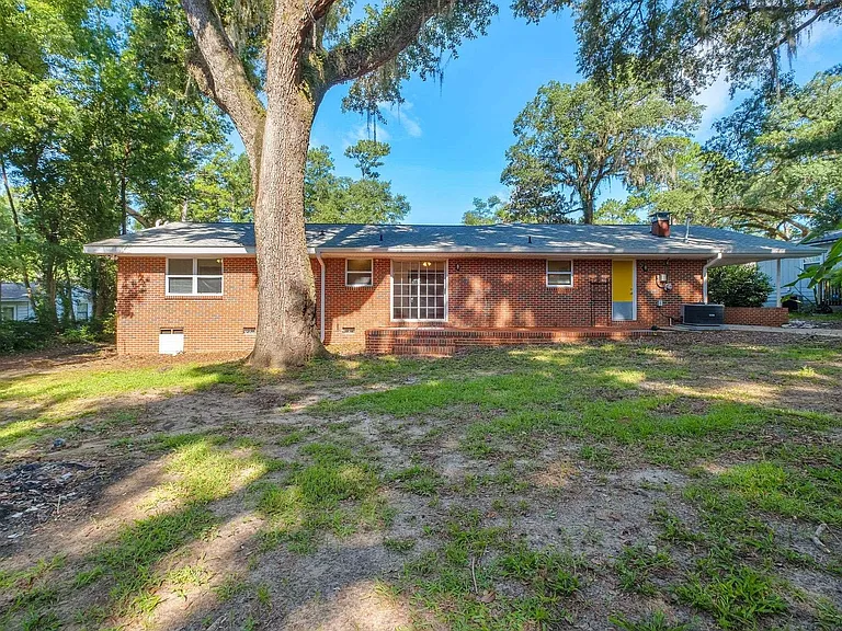 123 Columbia Dr — Photo 19