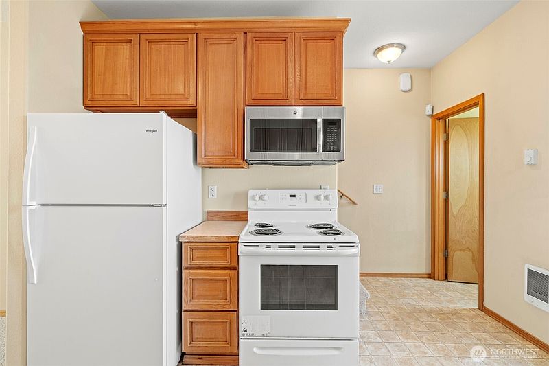 4th image of 5621 S Lawrence Street #D