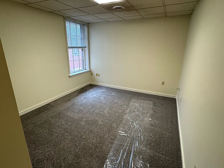 116 W. Market St. — Photo 13