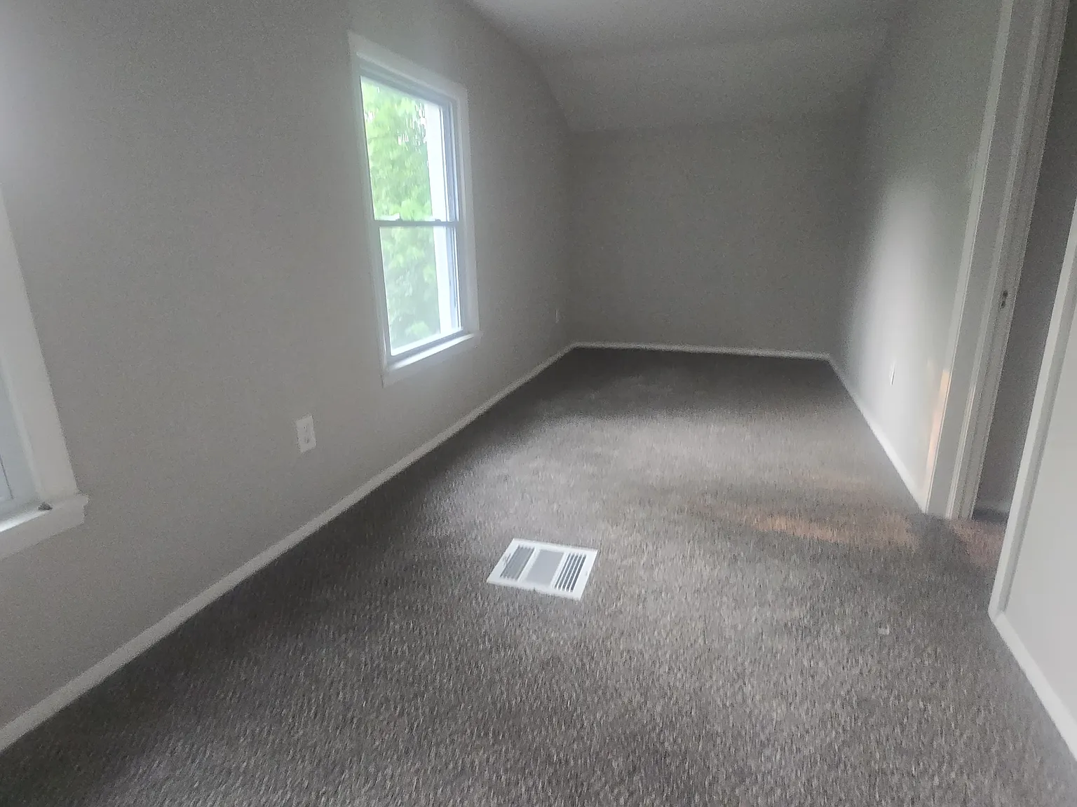 3 bed, 1621 sqft, $1,300 — Photo 4