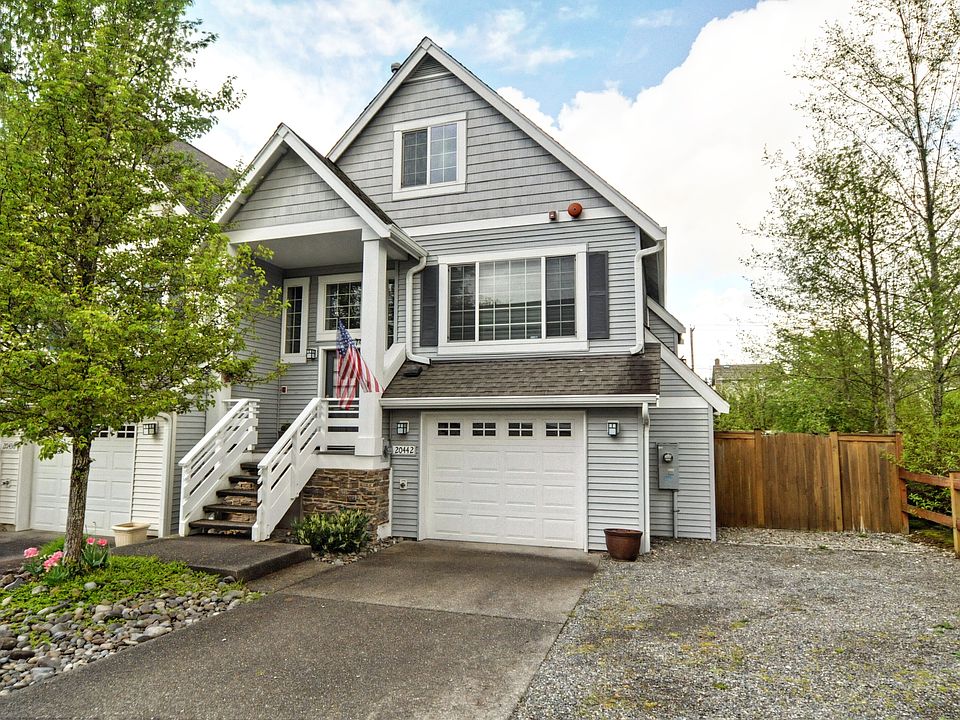 Front of home at 20442 137th